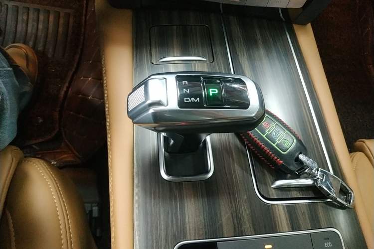 Used Haval H9 2017 2.0T Gasoline 4x4 Premium 5-Seater
