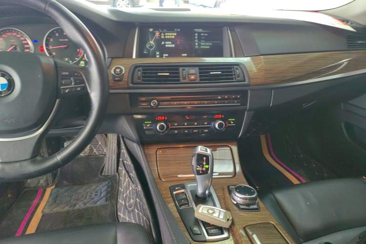 Used BMW 5 Series 2014 525Li Fashion Design Package
