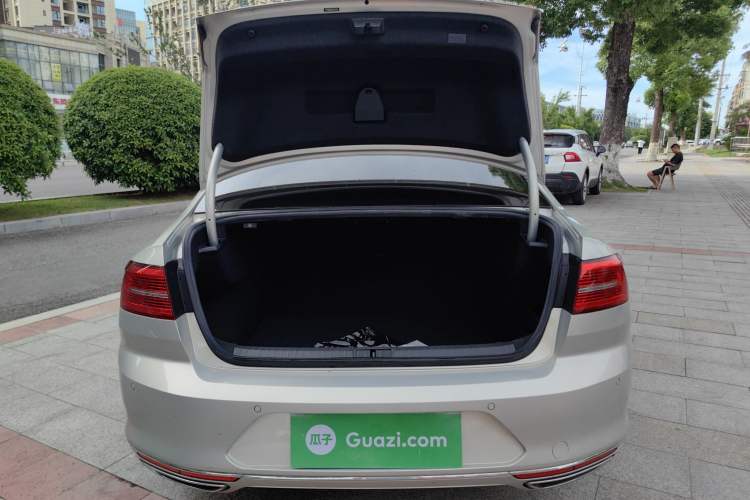 Used Volkswagen Magotan 2019 330TSI DSG Luxury Version China VI Standard
