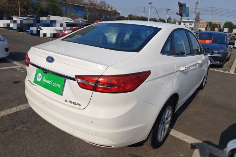 Used Ford Escort 2015 1.5L Manual Fashion Edition
