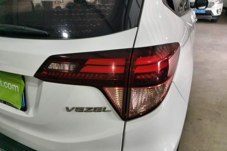 Used Honda Vezel 2017 1.8L CVT Front-Wheel Drive Pioneer Edition