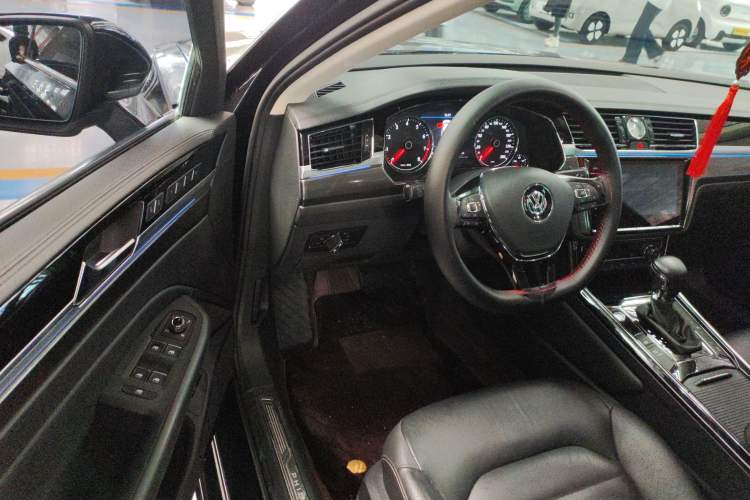 Used Volkswagen Phideon 2018 Revised Version 380TSI Two-Wheel Drive Business Edition
