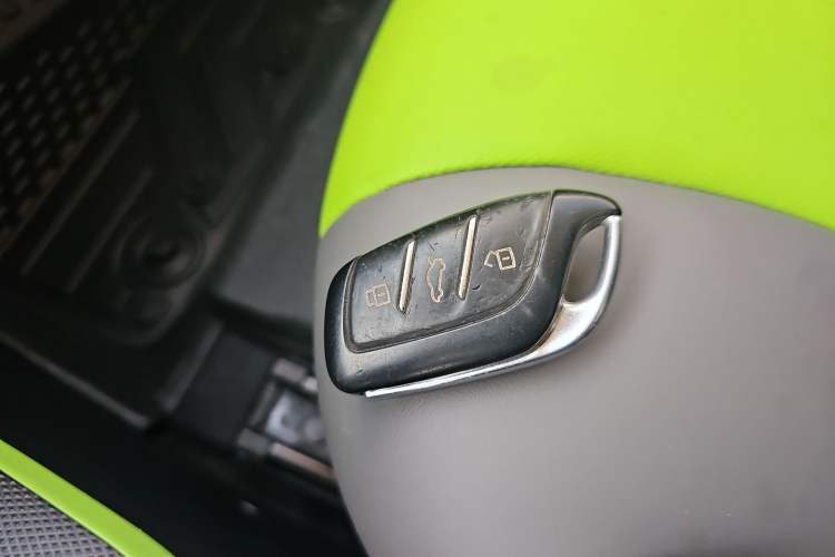 Used Roewe Clever 2021 302 km New Four-Seater Super-Efficient Version
