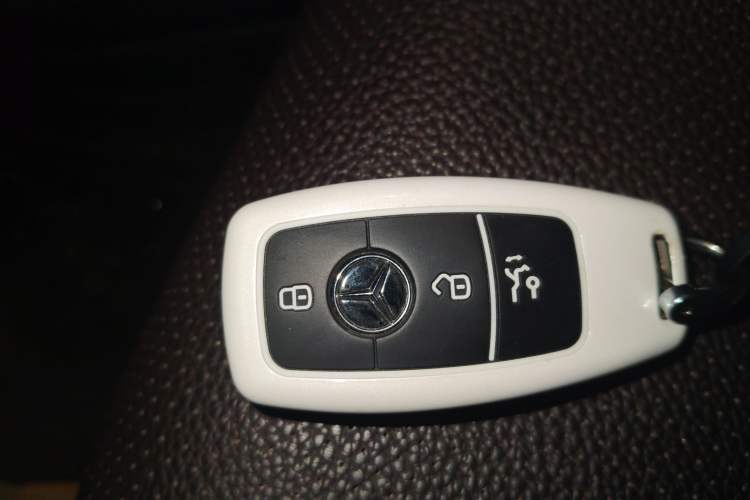 Used Mercedes-Benz E-Class 2023 Facelift E 260 L
