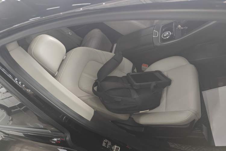 Used GAC Trumpchi M8 2021 Lingxiu Series 390T Deluxe Edition
