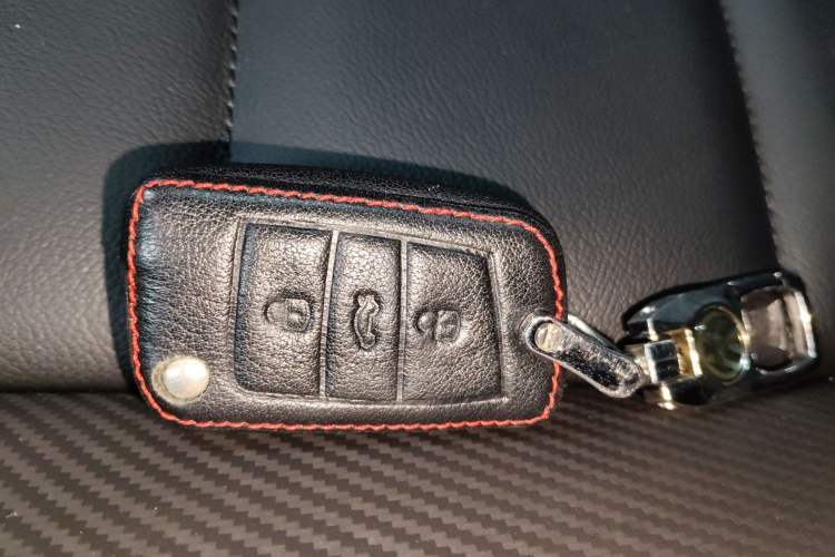 Used Volkswagen T-ROC 2019 280TSI DSG Two-Wheel Drive Comfort Version China VI Standard
