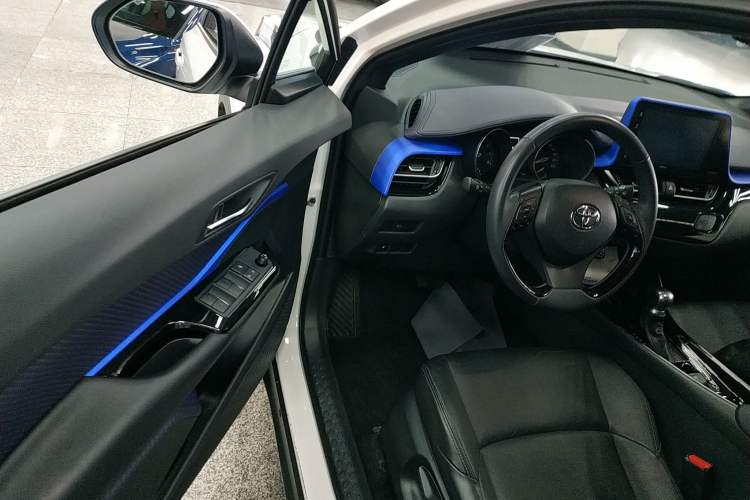 Used Toyota IZOA 2020 2.0L Yichi Version
