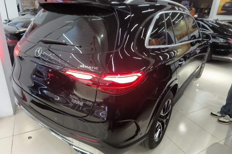 Used Mercedes-Benz GLC 2024 Facelifted GLC 260 L 4MATIC Luxury Version 5 Seats
