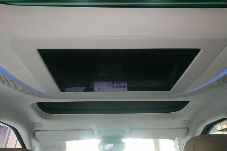 Used XPeng X9 2024 702 Ultra-Long Range Max
