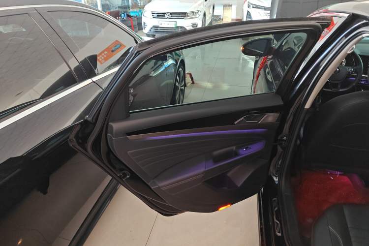 Used Volkswagen Passat 2020 330TSI Elite Edition China VI
