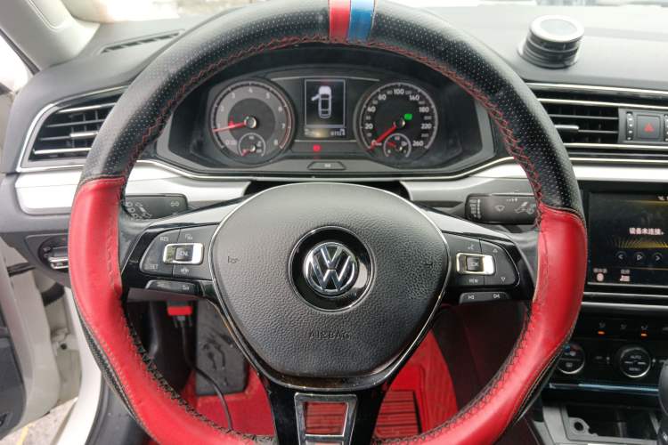 Used Volkswagen Lamando 2019 280TSI DSG Comfort Edition China VI standard
