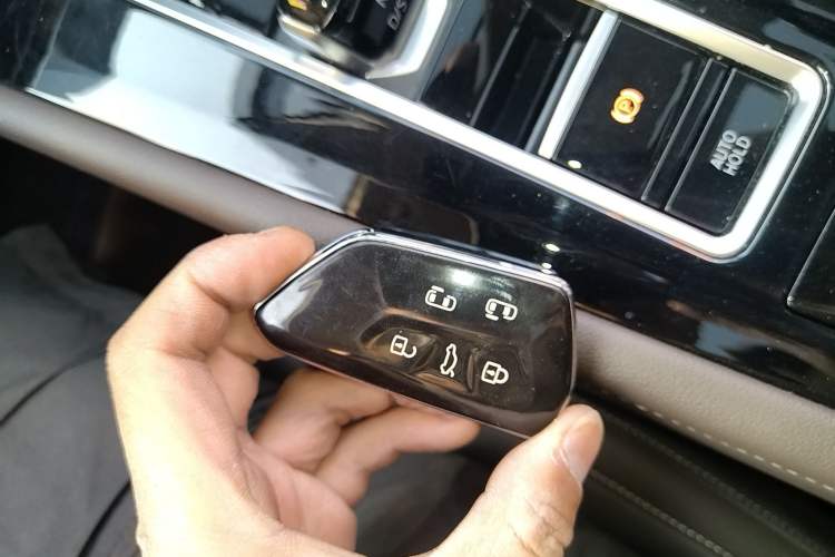 Used Volkswagen Viloran 2024 330TSI Luxury Edition