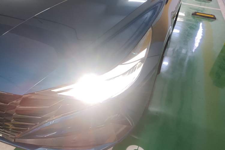 Used Hyundai Elantra 2021 1.5L CVT LUX Prestige Edition
