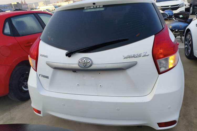 Used Toyota YARiS L 2015 1.5E Automatic Charm Edition
