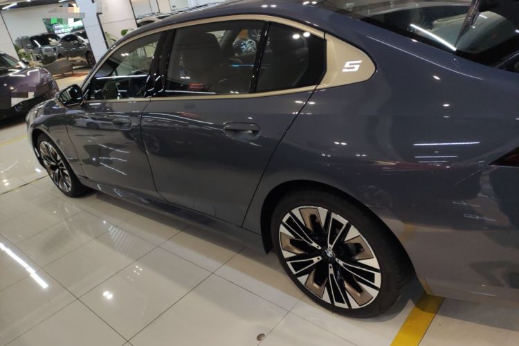 Used BMW 5 Series 2024 530Li Luxury Package Premium Edition
