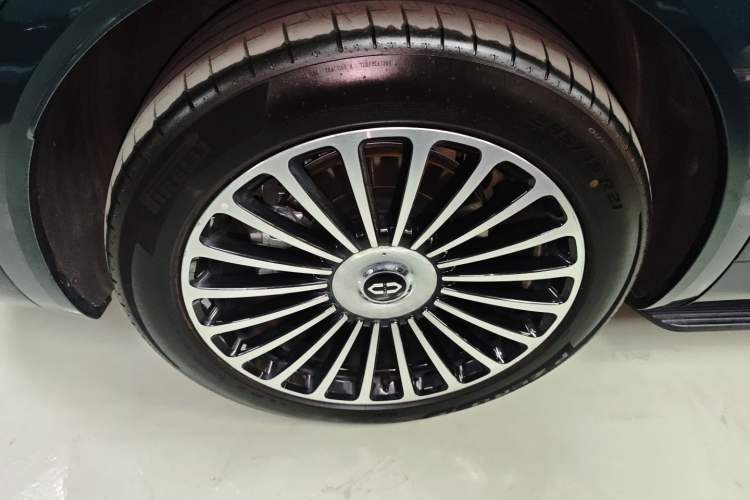 Used Hima AITO M8 2025 Extended-Range Ultra Version 53.4 kWh 6-Seater Edition