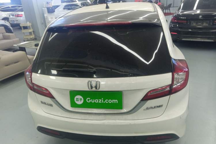 Used Honda Jade 2013 1.8L automatic Comfort version 5 seats