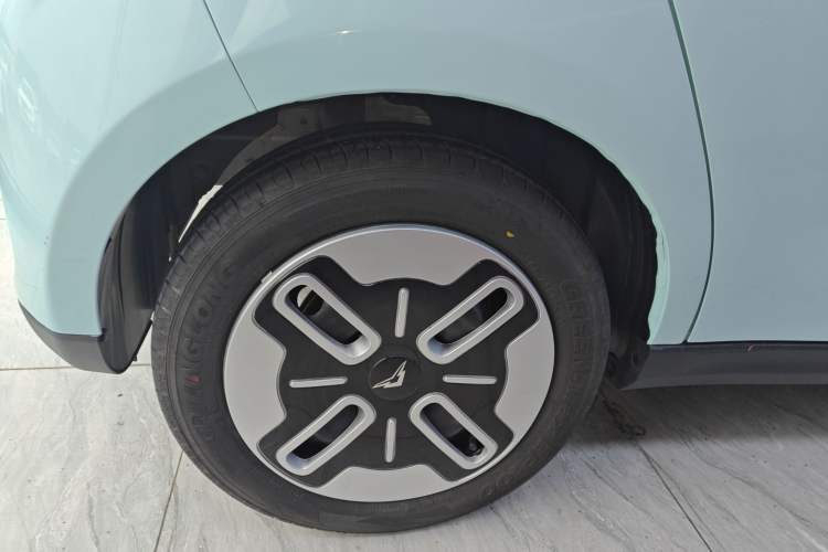 Used Cowin October 2025 Mate 410 km Surfing Edition
