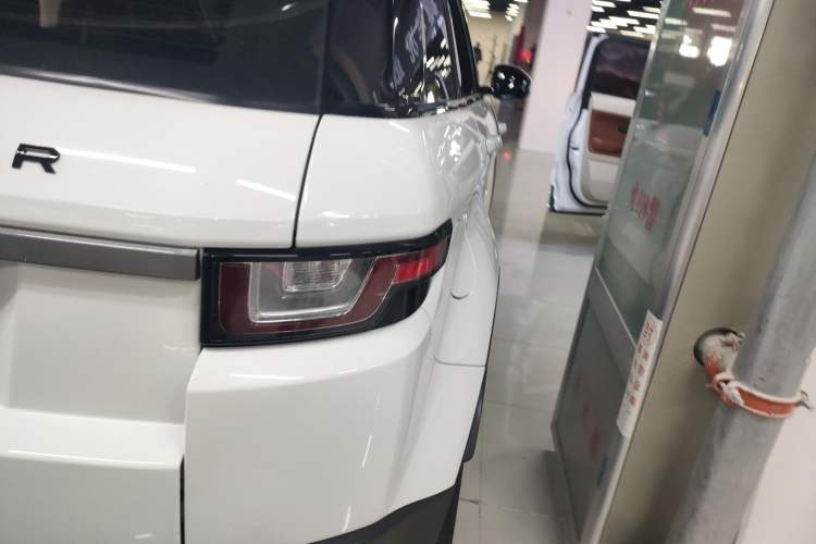 Used Land Rover Range Rover Evoque 2018 200PS PURE New Fashion Edition
