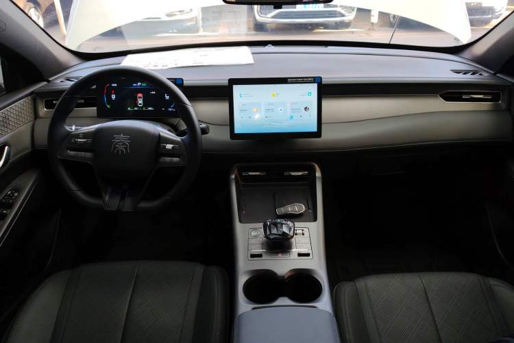 Used BYD Qin PLUS 2025 DM-i Smart Drive 55KM Leading Model
