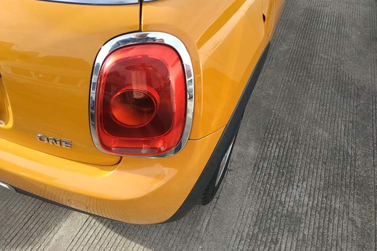 Used  MINI 2014 1.2T ONE
