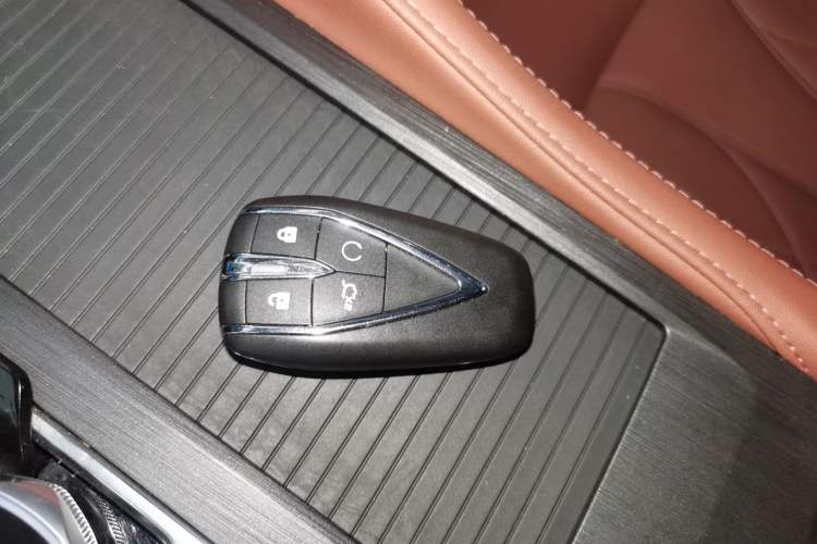 Used Changan CS75 PLUS 2024 3rd Generation Champion Edition 1.5T Intelligent Drive Dynamic Model
