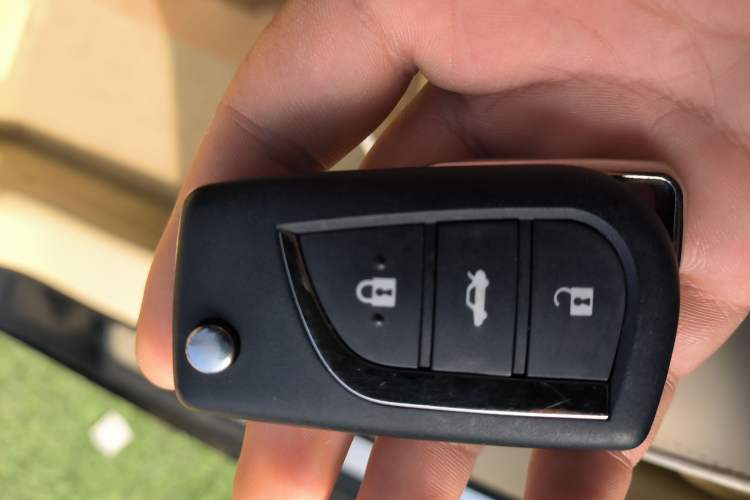 Used Toyota Camry 2016 2.0E 10th Anniversary Elite Edition