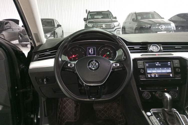 Used Volkswagen Magotan 2019 330TSI DSG Leading Edition China V Standard
