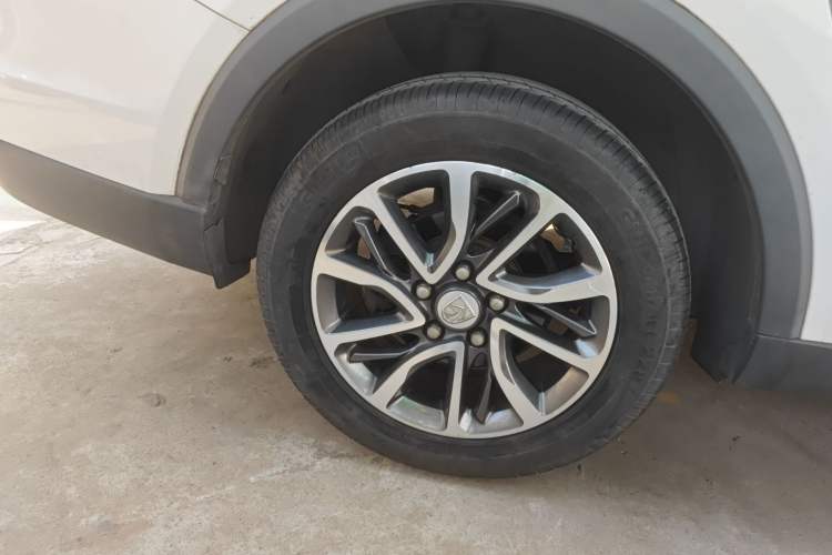 Used Baojun 730 2019 1.5L Manual Fashion Model 7-seater National V
