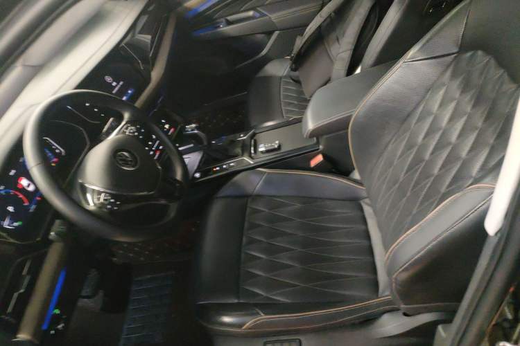 Used Volkswagen Passat 2020 Revised Version 330TSI Luxury Edition China VI Standard
