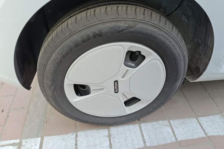 Used  Lumin 2025 210 km Fragrant Edition
