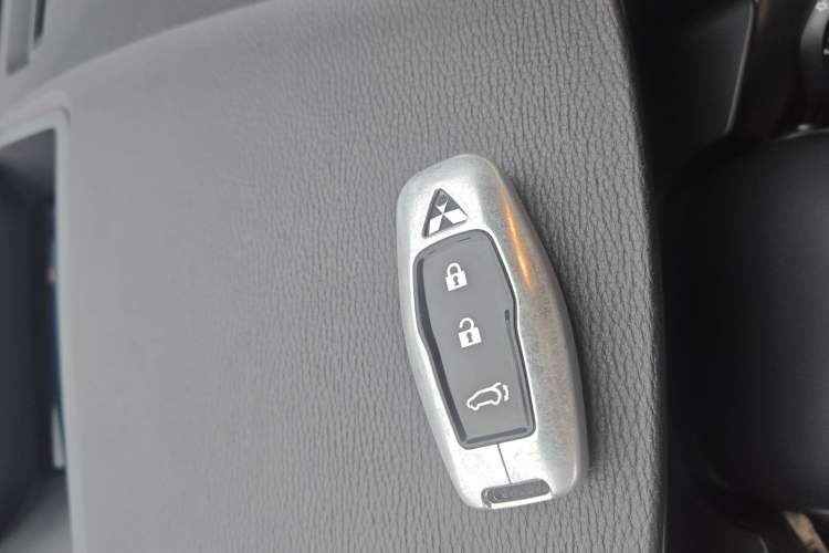 Used Mitsubishi Outlander 2023 1.5T CVT Four-Wheel Drive Prestige Edition 7 Seats