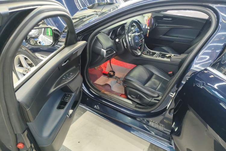 Used Jaguar XE 2018 2.0T 200 PS Two-Wheel-Drive R-Sport Sport Edition