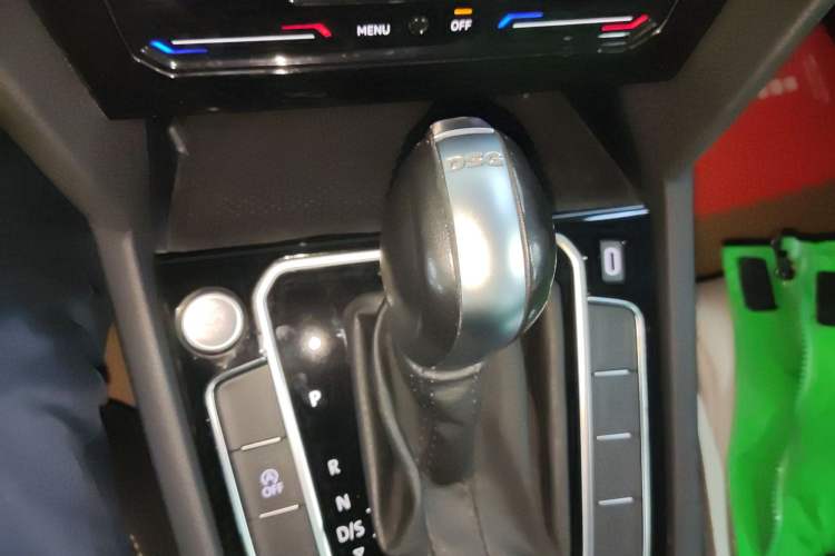 Used Volkswagen Magotan 2023 2 Million Units Limited Edition 330TSI DSG Leading Version
