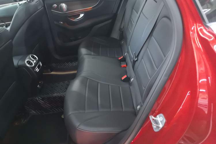 Used Mercedes-Benz GLC 2019 Refreshed GLC 300 L 4MATIC Dynamic Edition
