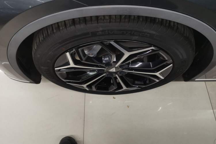 Used  SL03 2023 200Max Range-Extended Version
