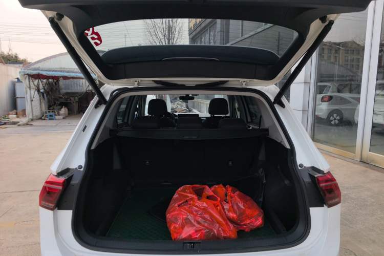 Used Volkswagen Tiguan L 2022 330TSI Automatic Two-Wheel Drive R-Line Enhanced Edition
