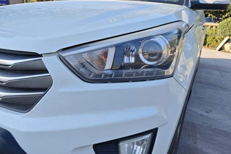 Used Hyundai ix25 2015 1.6L Automatic Two-Wheel-Drive Deluxe DLX Model