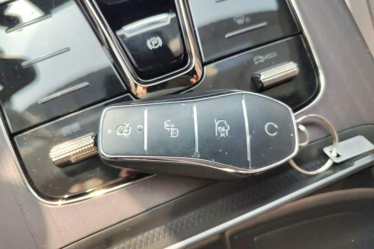 Used BYD Han 2025 EV Intelligent Driving Edition 701KM LiDAR Flagship Model
