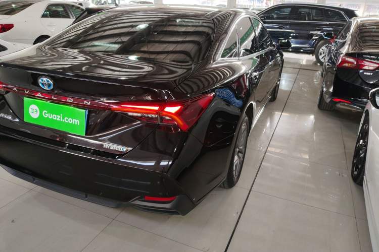 Used Toyota Avalon 2019 Dual-Engine 2.5L Luxury Edition China VI Standard