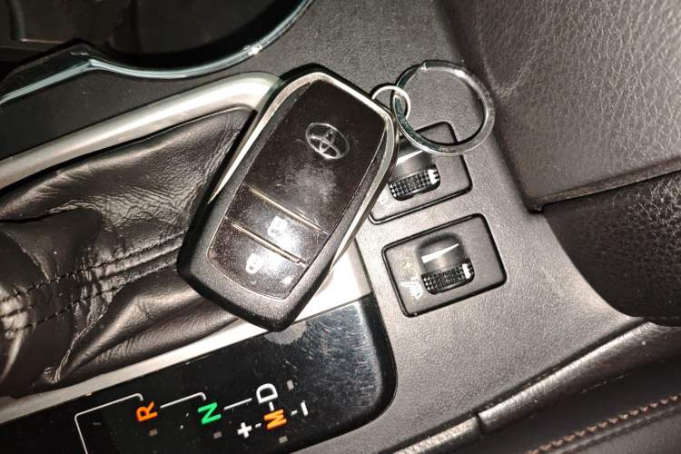 Used Toyota Highlander 2018 2.0T Four-Wheel Drive Luxury Edition 7 Seats China V Emission Standard
