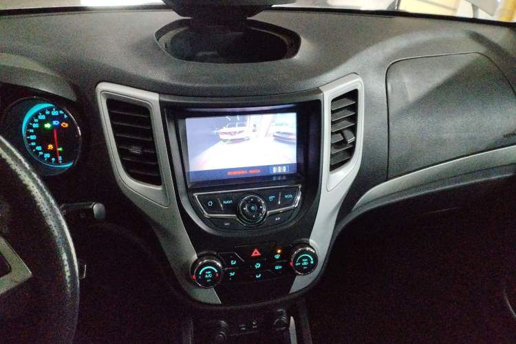 Used Changan CS35 2015 1.6L Automatic Prestige Model China IV Standard
