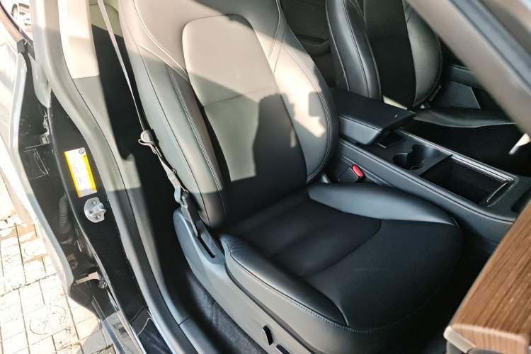 Used Tesla Model Y 2022 Rear-Wheel-Drive Version
