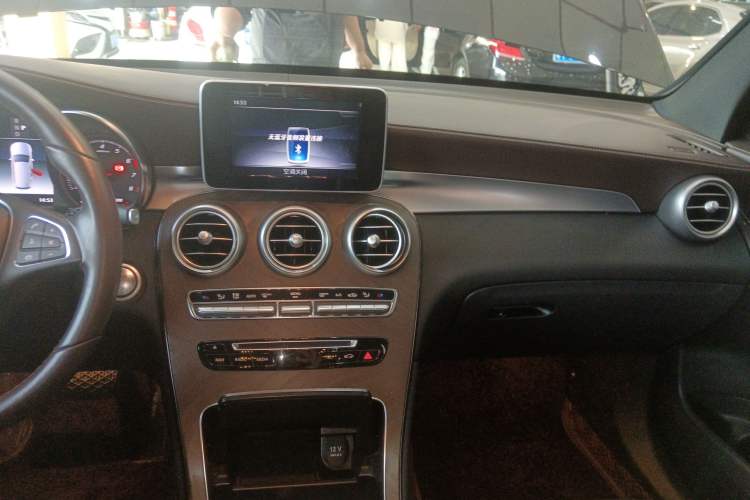 Used Mercedes-Benz GLC 2019 Refreshed GLC 300 L 4MATIC Dynamic Edition
