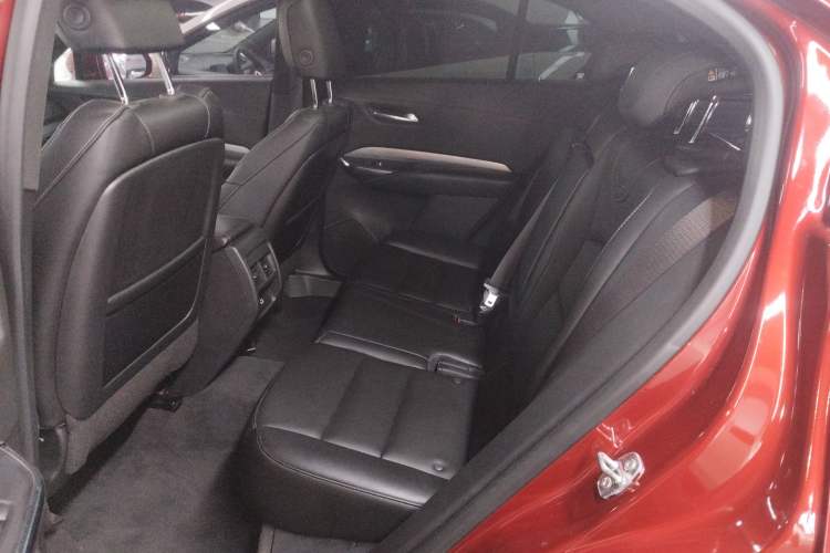 Used Cadillac XT4 2022 28T Two-Wheel-Drive Luxury Version
