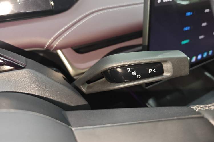 Used  SU7 2024 Rear-Drive Standard Founder Edition
