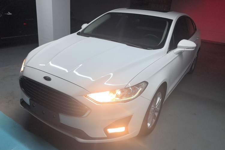 Used Ford Mondeo 2018 EcoBoost 200 Smart Control Fashion Model China VI Standard
