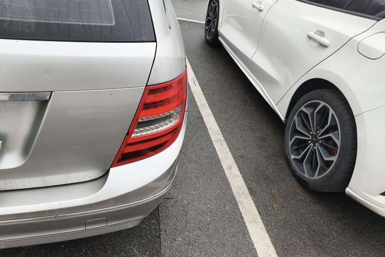 Used Mercedes-Benz C-Class (Import) 2011 C 200 Fashion Travel Edition