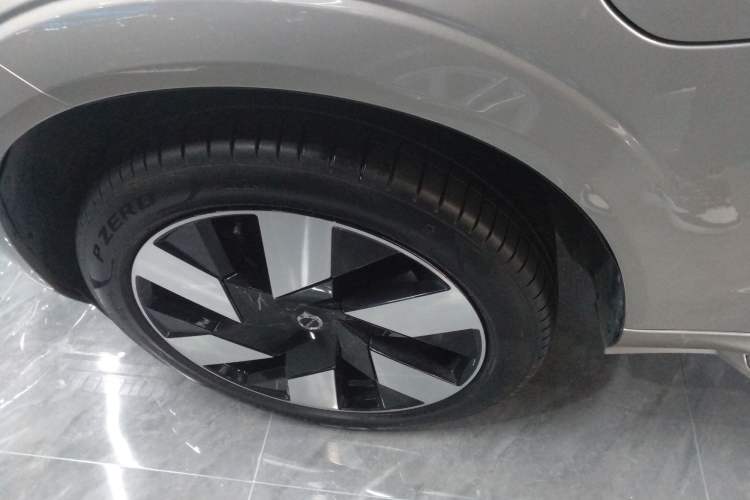 Used Volvo XC60 New Energy 2025 Plug-in Hybrid Long-Range All-Wheel Drive Smart & Luxurious Edition