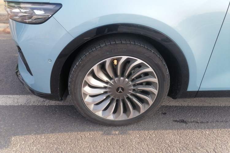 Used VOYAH FREE 2021 Four-Wheel Drive Standard Range-Extended Exclusive Luxury Package